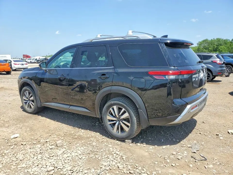 2024 NISSAN PATHFINDER SL  