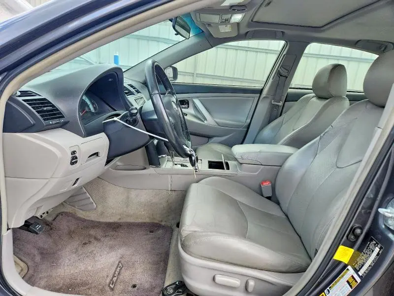 2011 TOYOTA CAMRY SE  