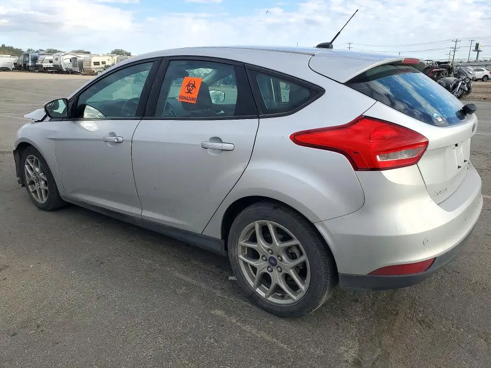2015 FORD FOCUS SE  