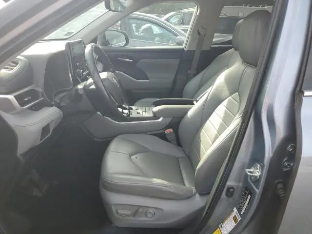 2020 TOYOTA HIGHLANDER XLE  