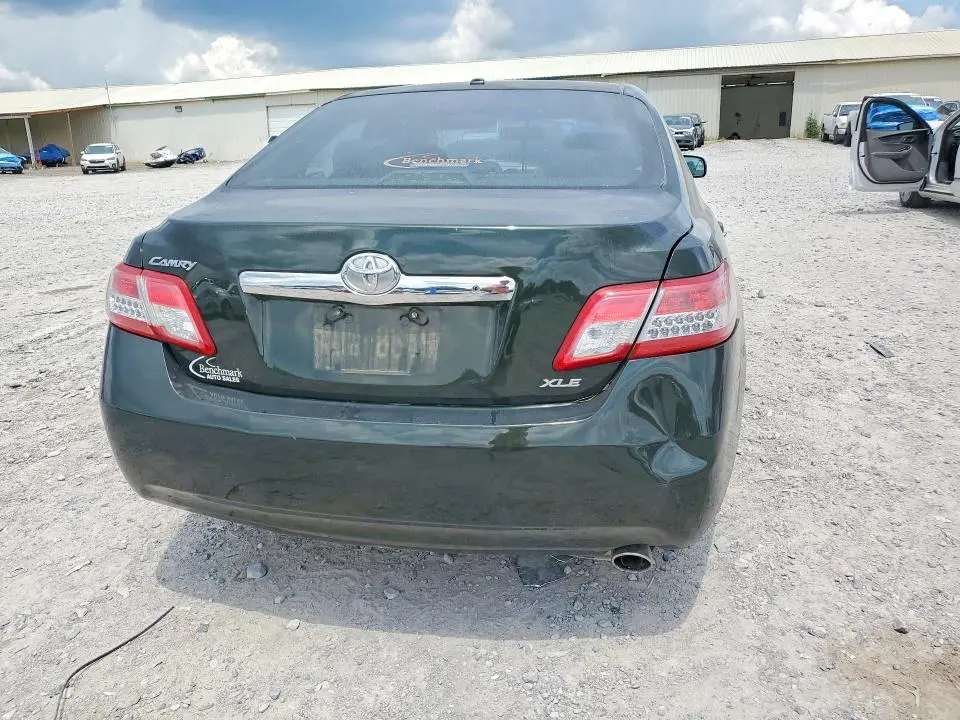 2010 TOYOTA CAMRY XLE  