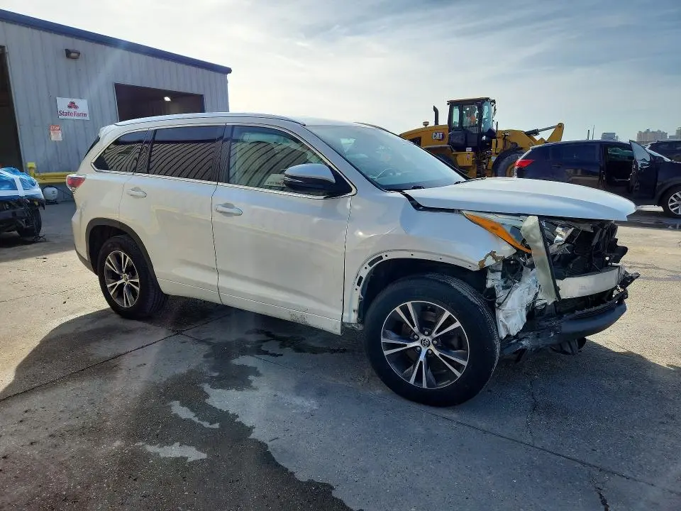 2016 TOYOTA HIGHLANDER XLE  