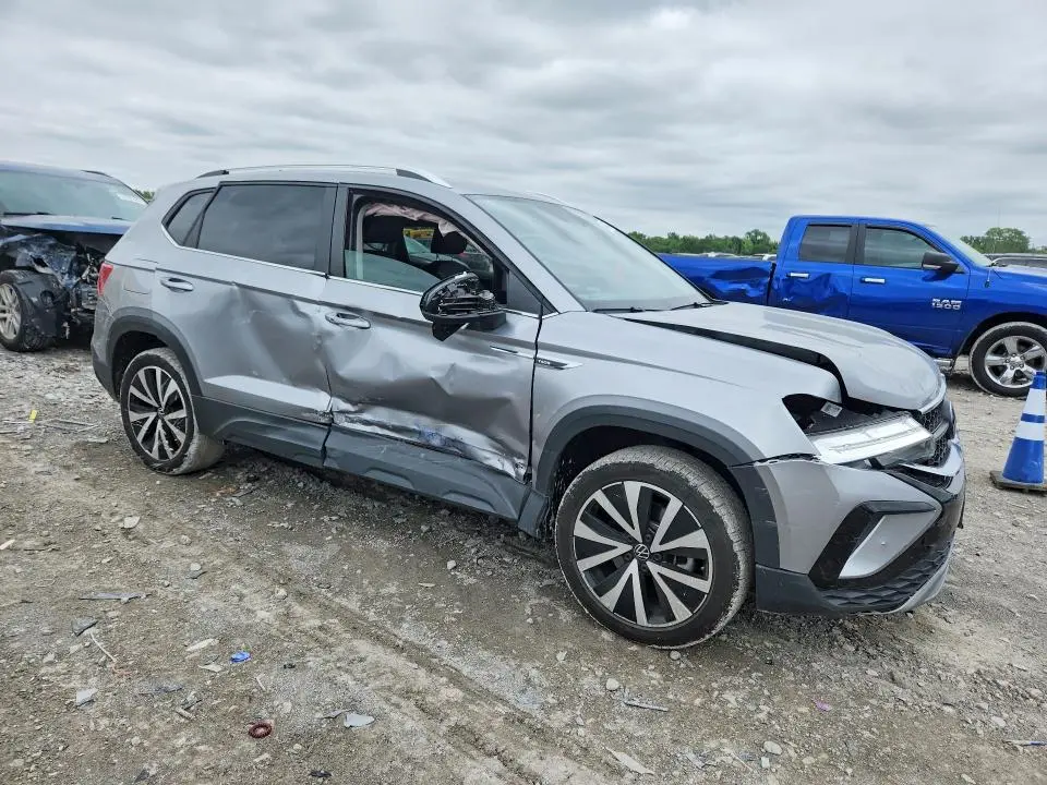 2024 VOLKSWAGEN TAOS SE  