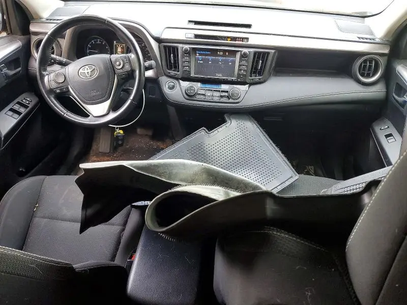 2017 TOYOTA RAV4 XLE  