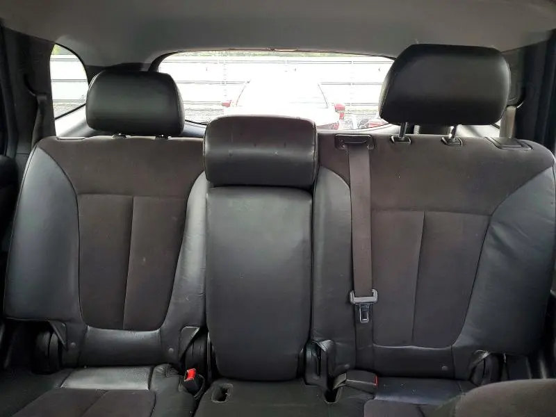 2010 HYUNDAI SANTA FE SE  