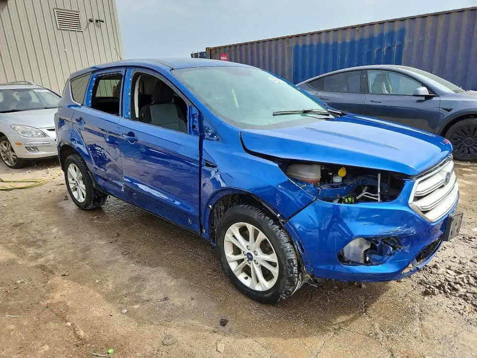 2019 FORD ESCAPE SE  