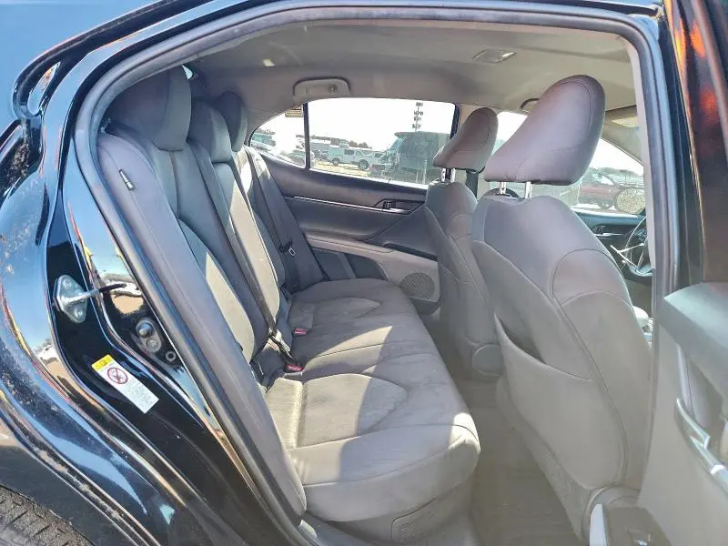 2018 TOYOTA CAMRY LE  