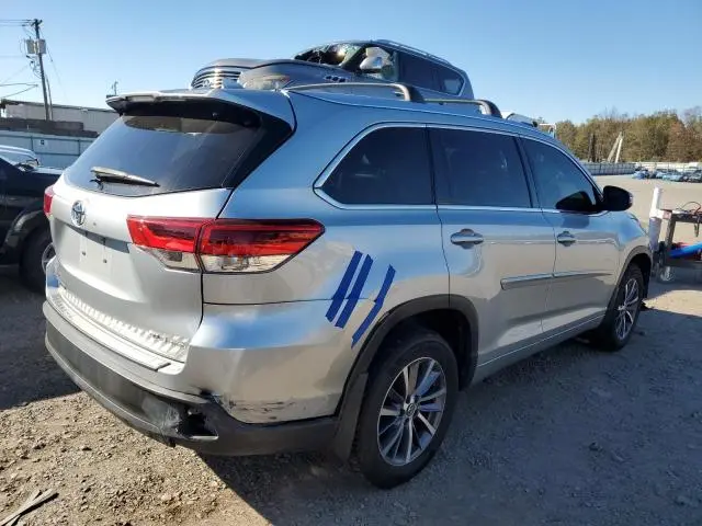 2018 TOYOTA HIGHLANDER SE  