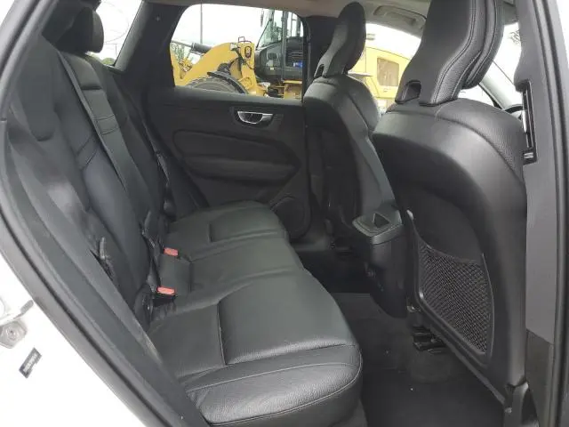 2021 VOLVO XC60 T5 MOMENTUM  