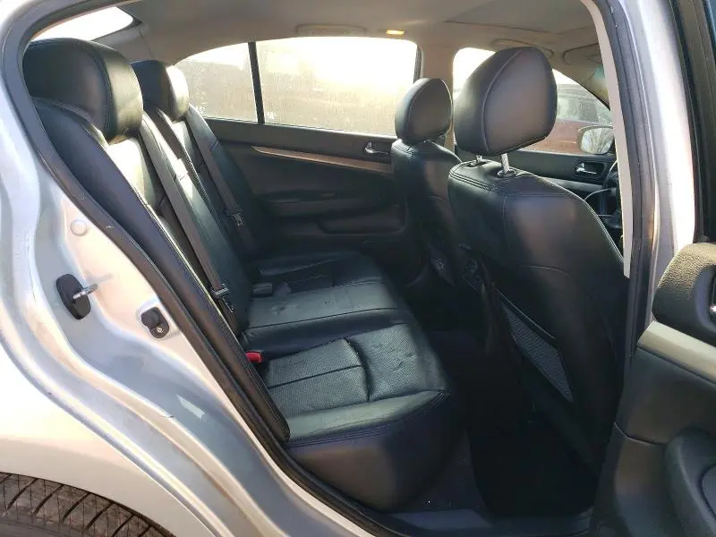 2011 INFINITI G37   