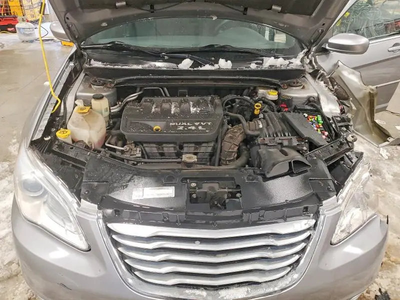 2013 CHRYSLER 200 LX  