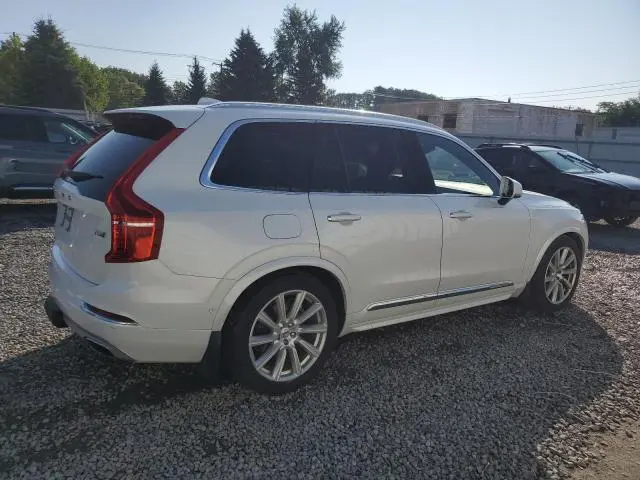 2017 VOLVO XC90 T8  