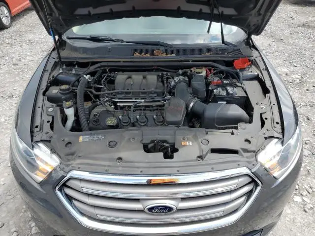 2016 FORD TAURUS SE  
