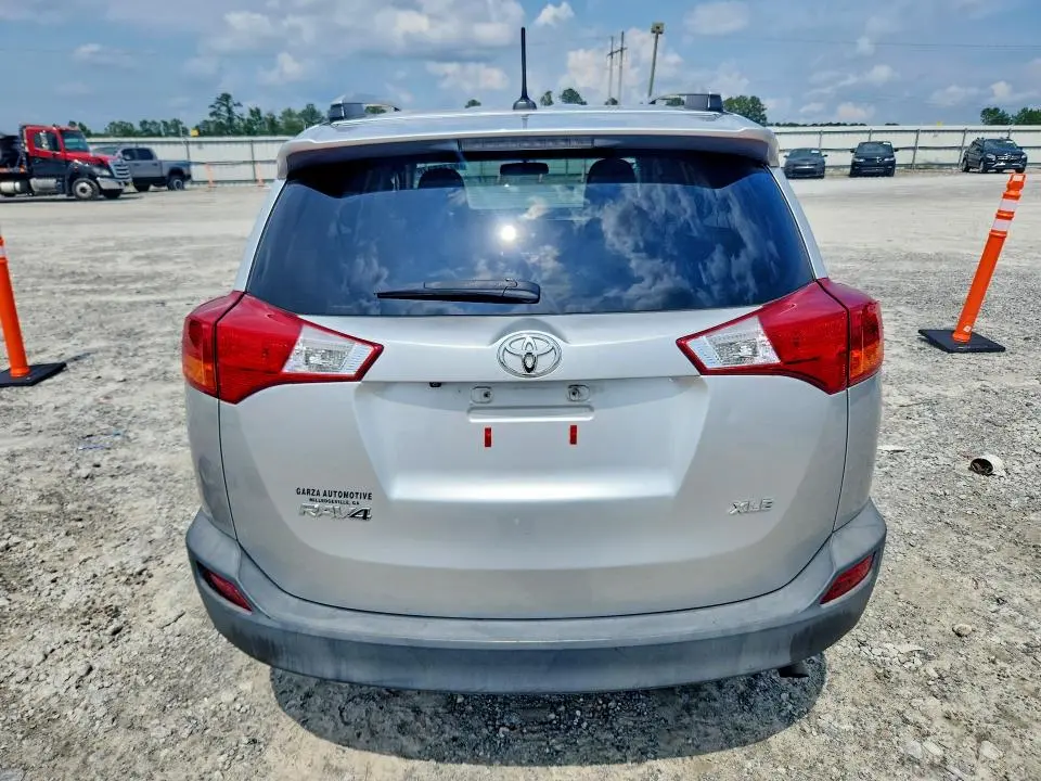 2015 TOYOTA RAV4 XLE  