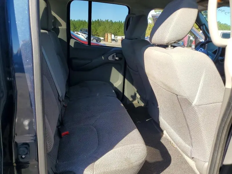 2016 NISSAN FRONTIER SV  