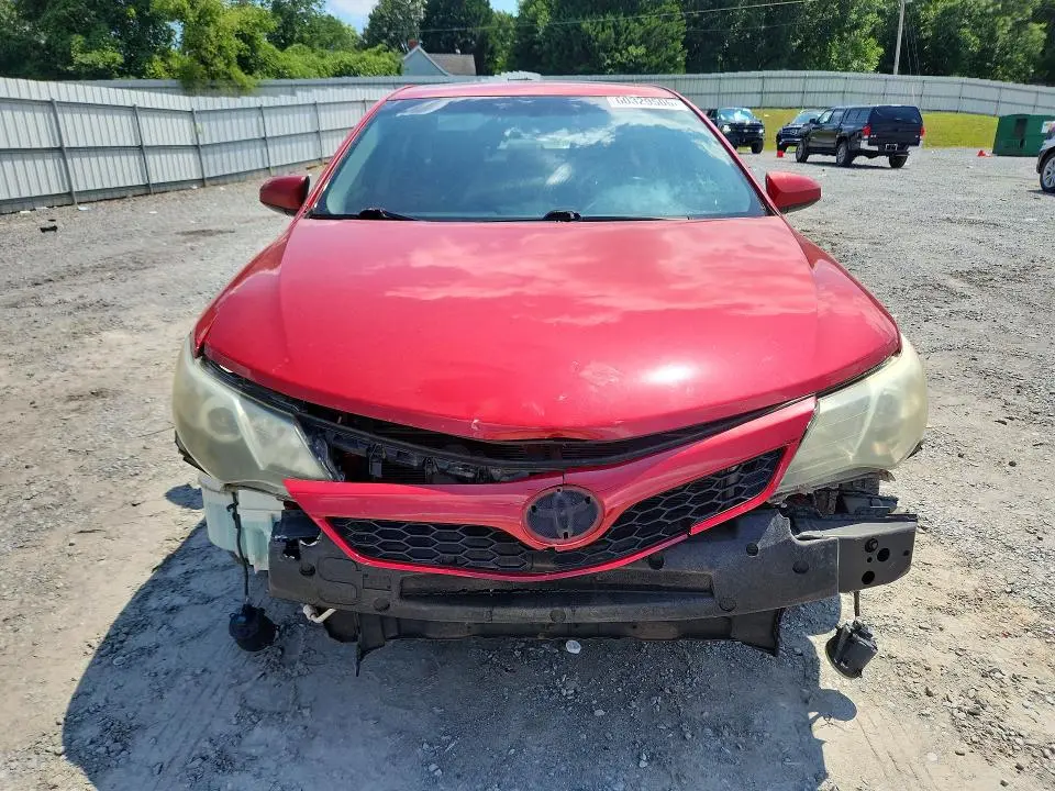 2014 TOYOTA CAMRY SE  