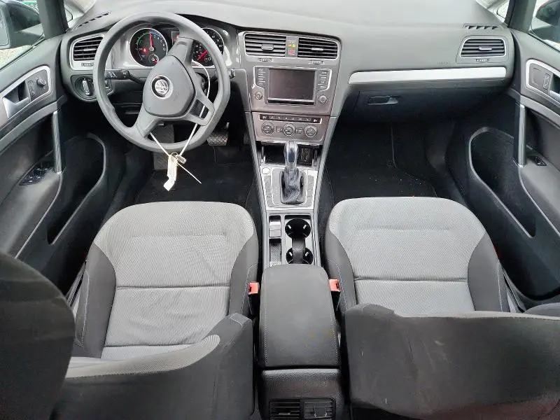 2016 VOLKSWAGEN E-GOLF SE  
