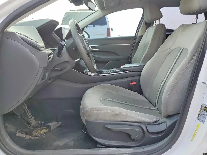 2021 HYUNDAI SONATA SE  