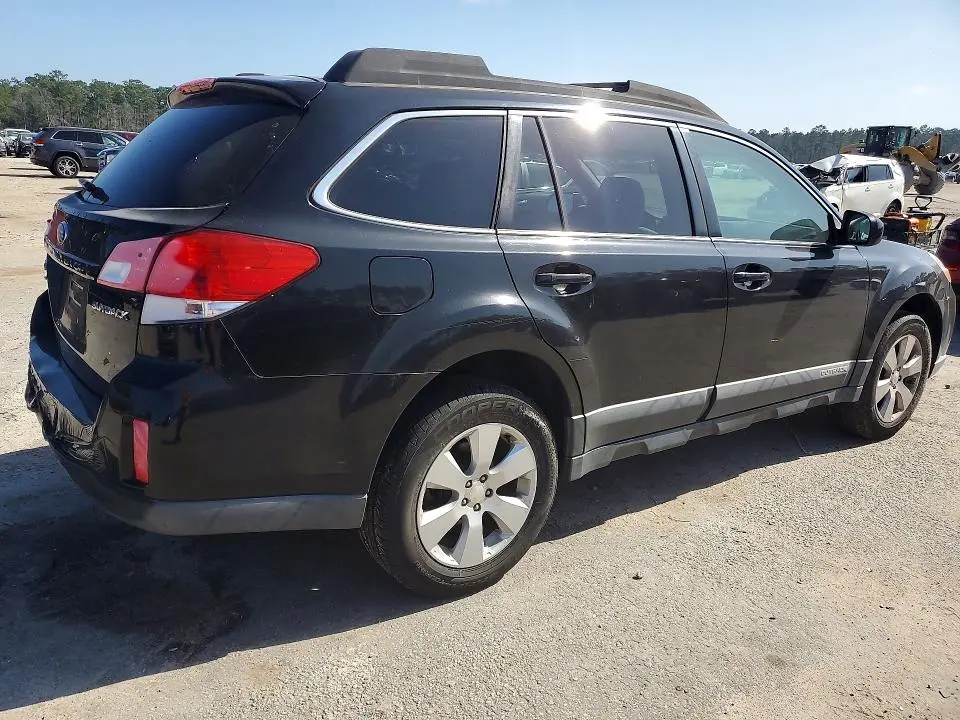 2011 SUBARU OUTBACK   