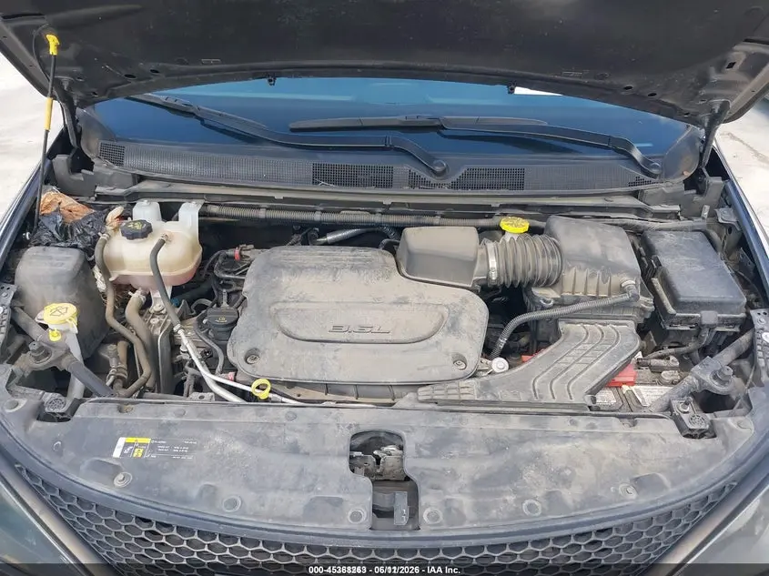 2020 CHRYSLER VOYAGER L