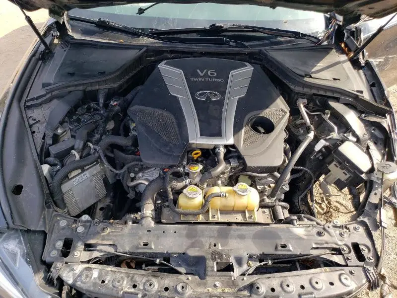 2016 INFINITI Q50 RED SPORT 400  