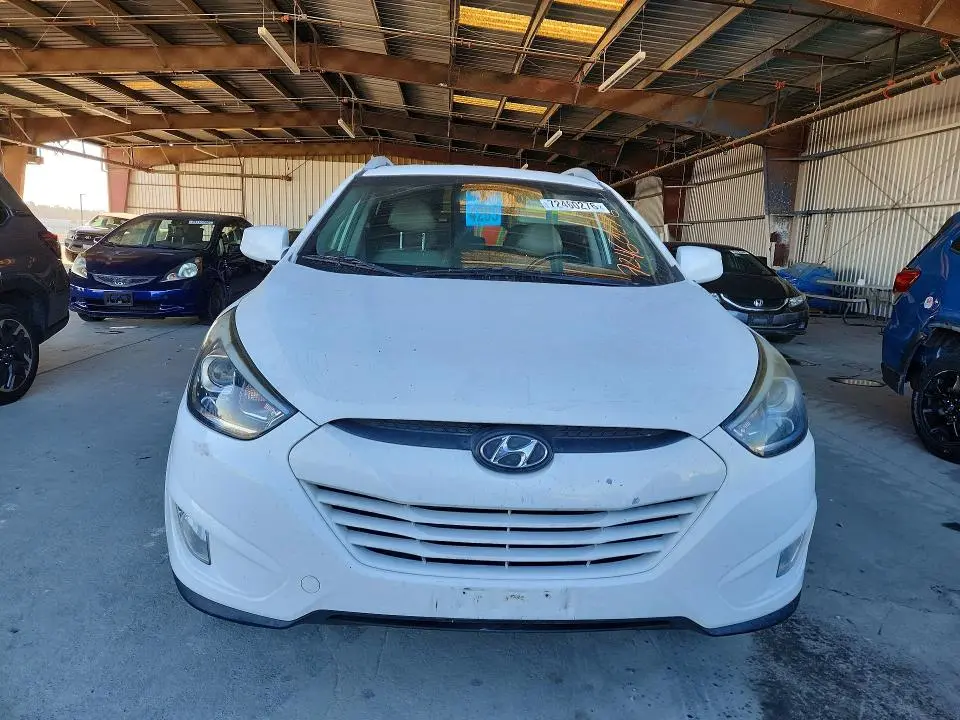 2015 HYUNDAI TUCSON SE  