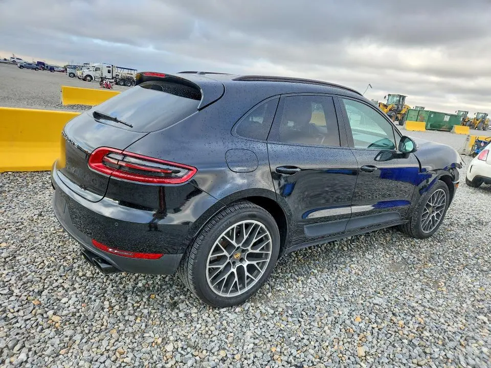 2018 PORSCHE MACAN   