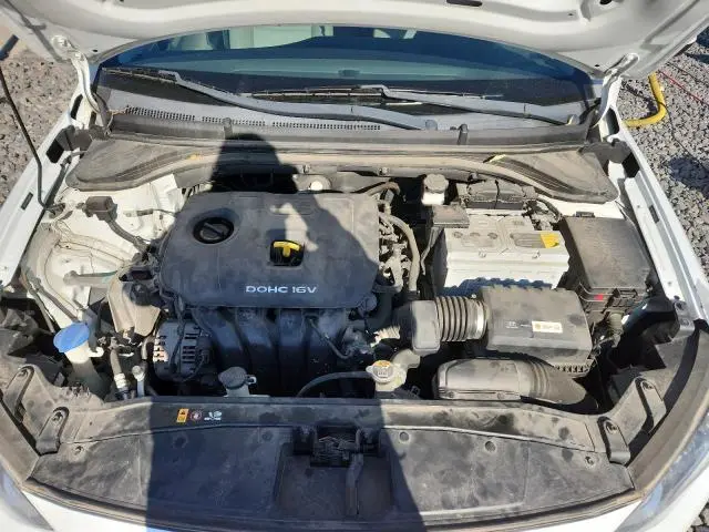 2017 HYUNDAI ELANTRA SE  