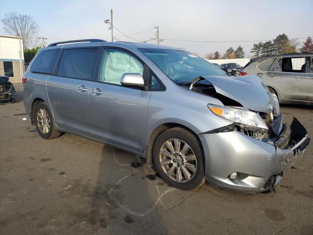 2017 TOYOTA SIENNA XLE