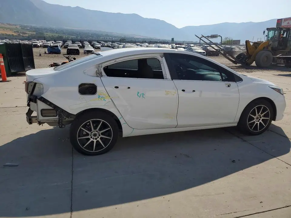 2017 CHEVROLET CRUZE LT  