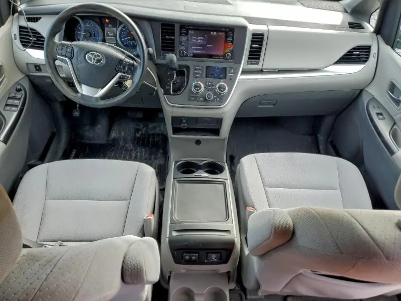 2020 TOYOTA SIENNA LE  