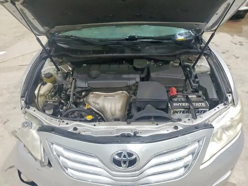 2011 TOYOTA CAMRY XLE  