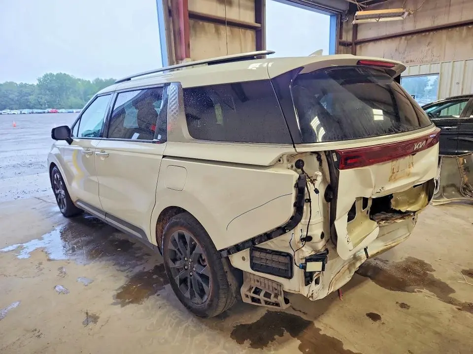 2023 KIA CARNIVAL SX  