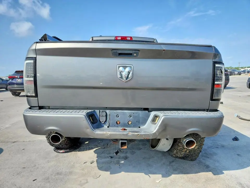 2013 RAM 1500 ST  