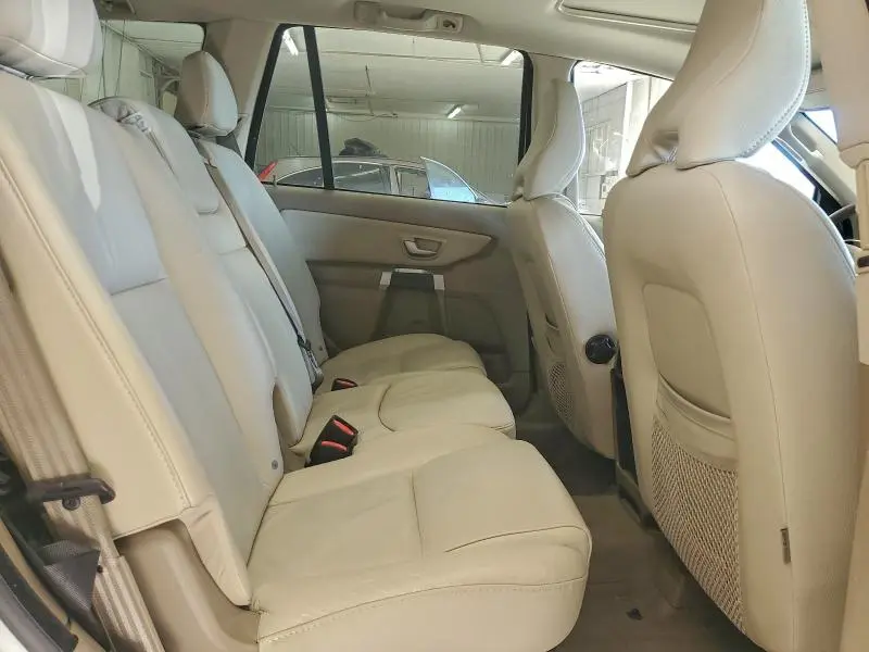 2011 VOLVO XC90 3.2  