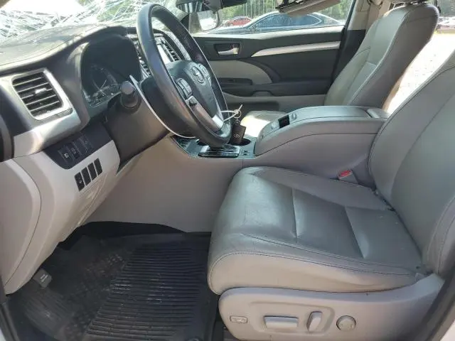 2017 TOYOTA HIGHLANDER SE  