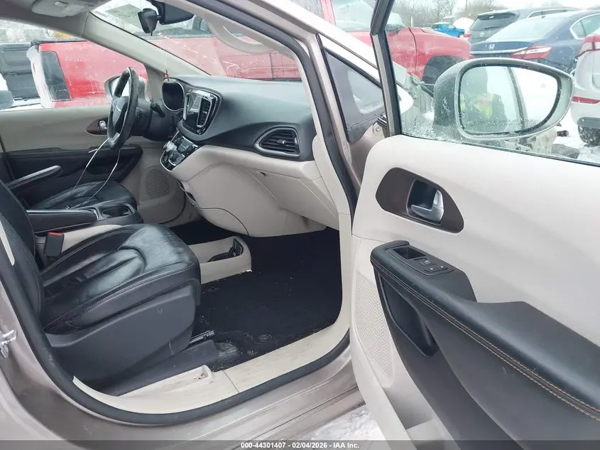 2017 CHRYSLER PACIFICA TOURING-L