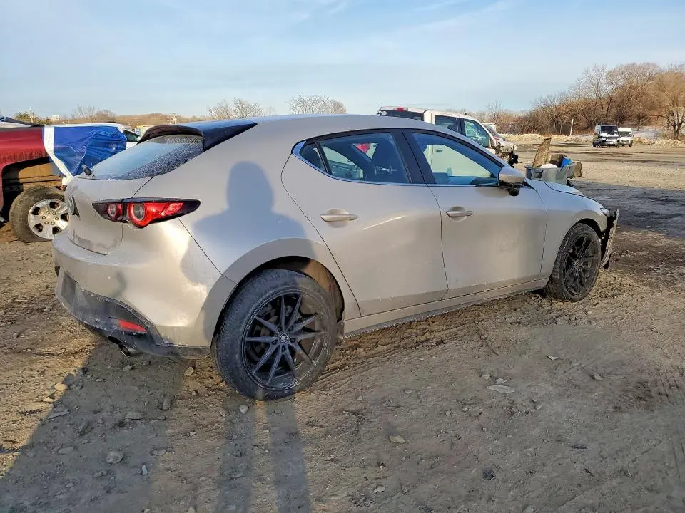 2022 MAZDA 3 SELECT  