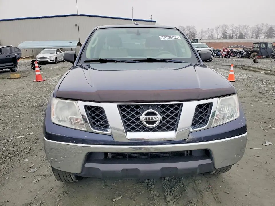 2011 NISSAN FRONTIER S  