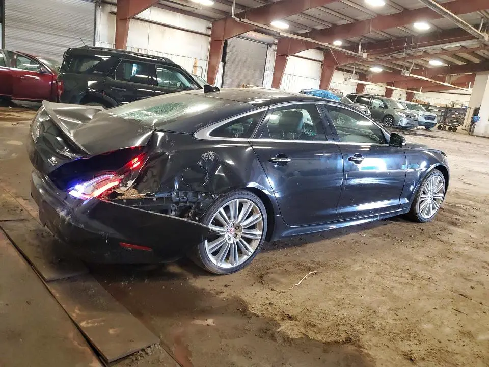 2016 JAGUAR XJ   