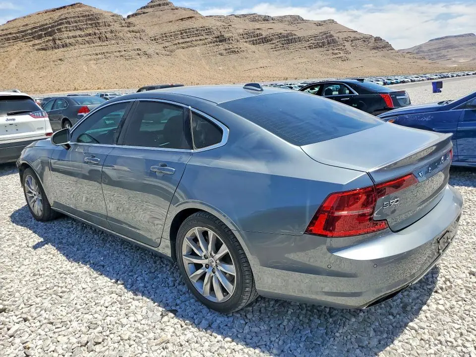 2017 VOLVO S90 T6 MOMENTUM  