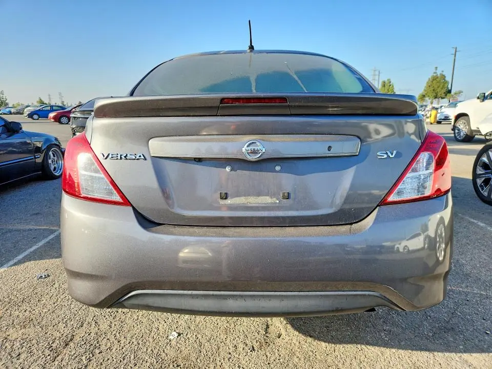 2018 NISSAN VERSA SV  