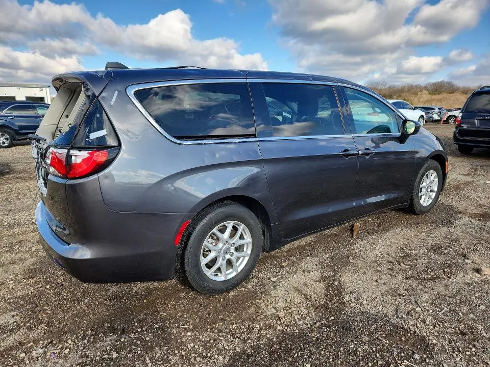2022 CHRYSLER VOYAGER LX  