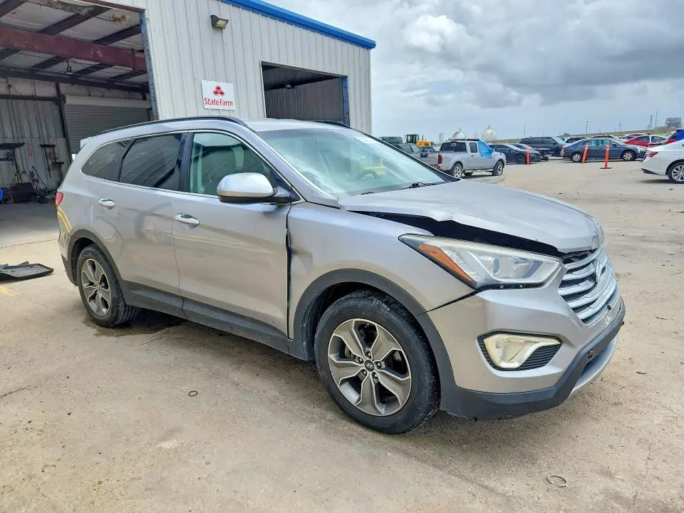 2016 HYUNDAI SANTA FE SE  