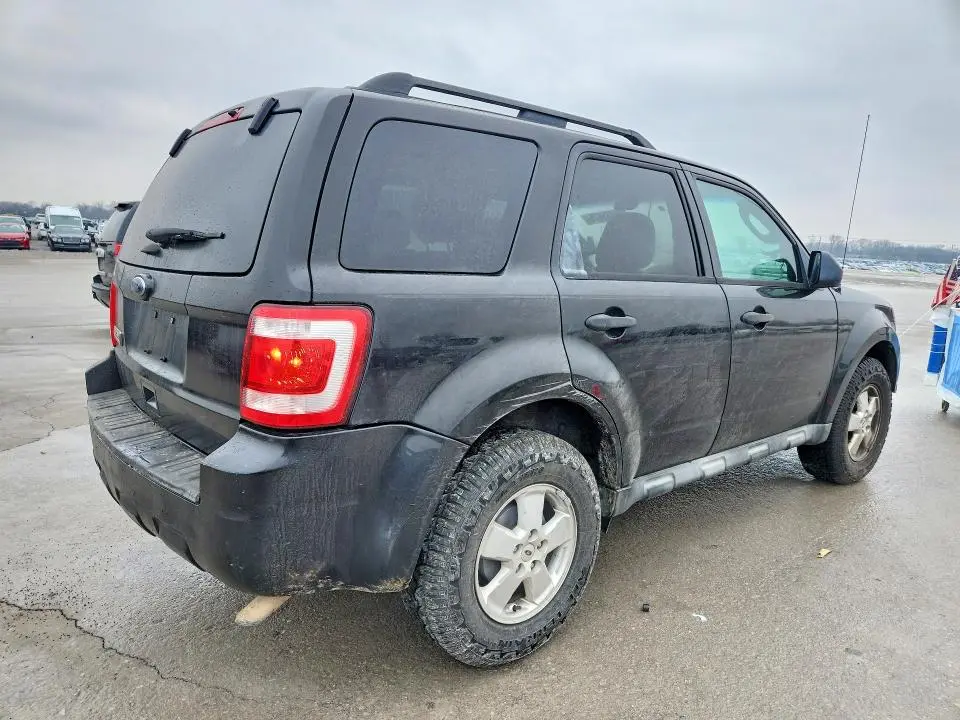 2011 FORD ESCAPE XLT  