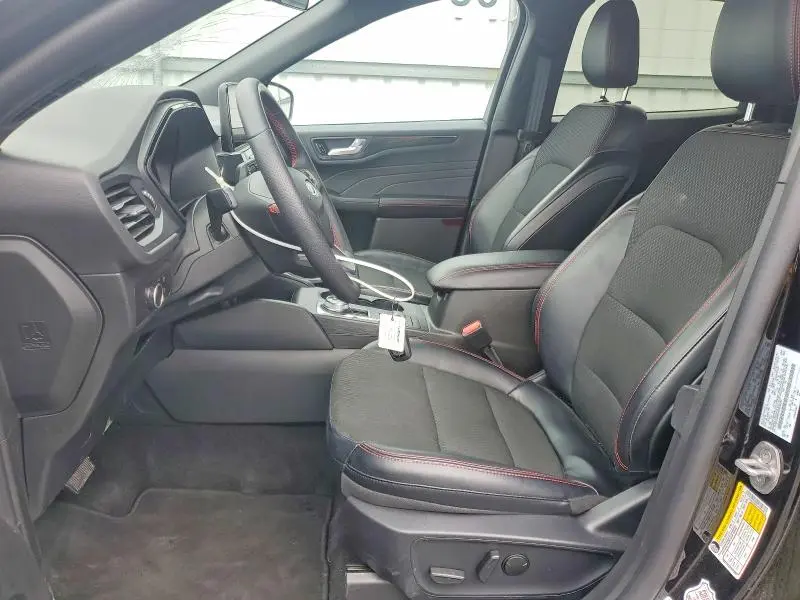 2025 FORD ESCAPE ST LINE  