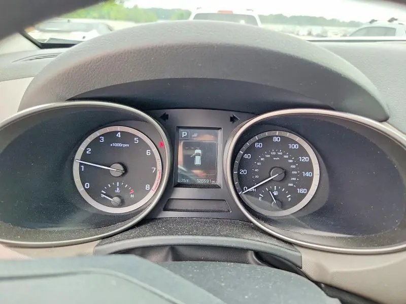 2017 HYUNDAI SANTA FE SE  