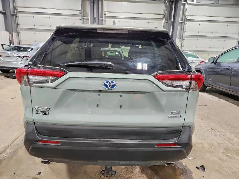 2022 TOYOTA RAV4 XLE PREMIUM  