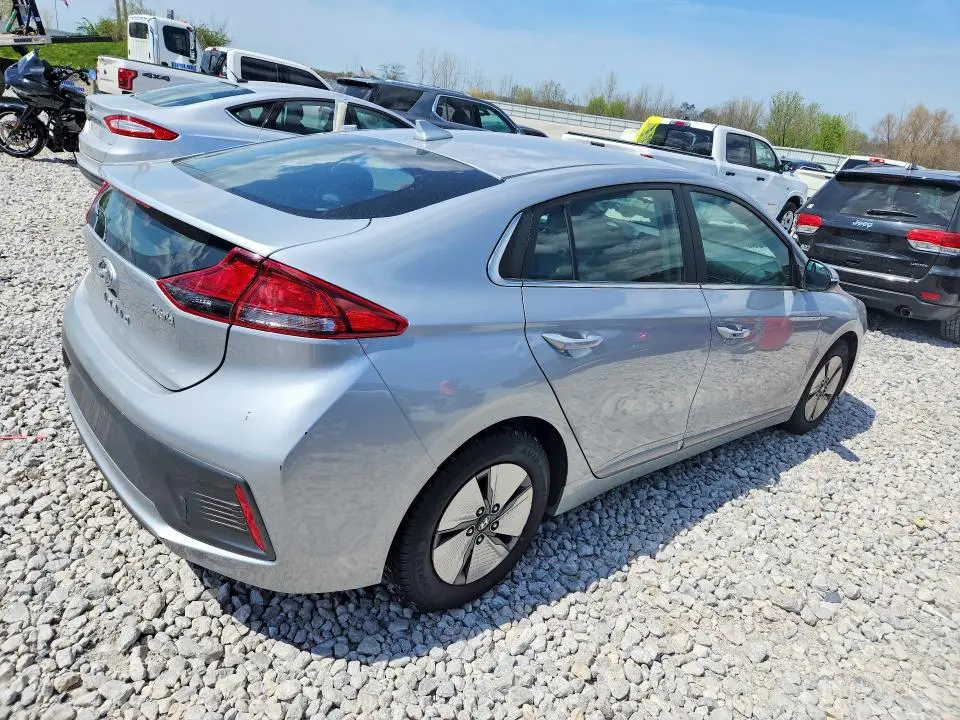 2022 HYUNDAI IONIQ SE  