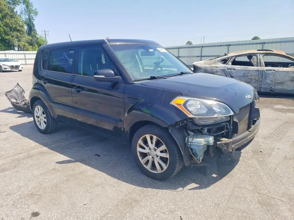 2013 KIA SOUL +  